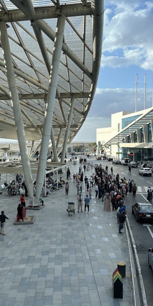 Cairo Airport Lounge Crowding Forecast