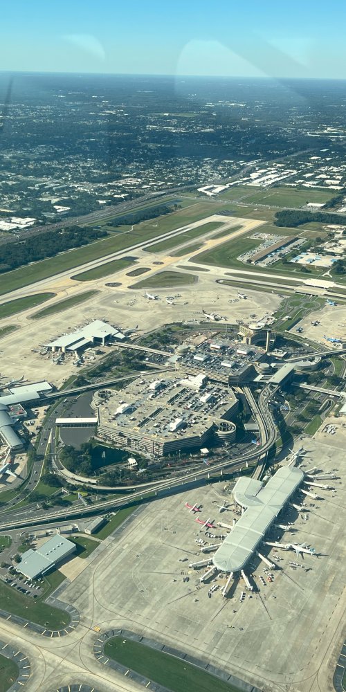 Lounge crowding forecast Tampa Intl Airport, FL, US